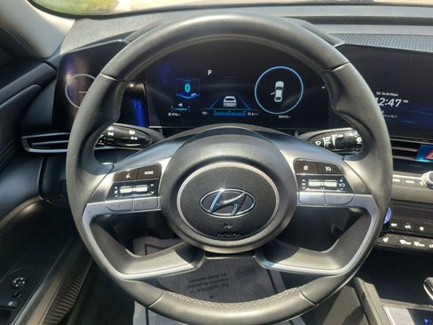 Used 2023 Hyundai Elantra SEL w/ Convenience Package FWD image 15