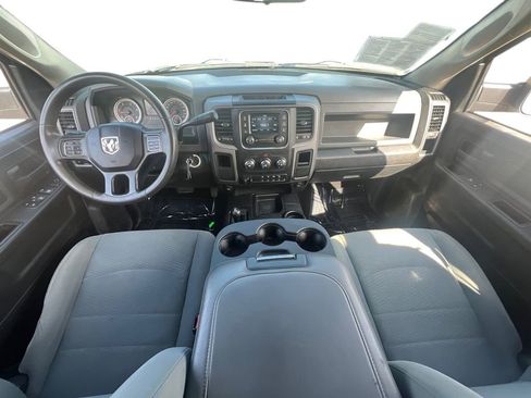 Used 2018 RAM 2500 Tradesman w/ Chrome Appearance Group image 8