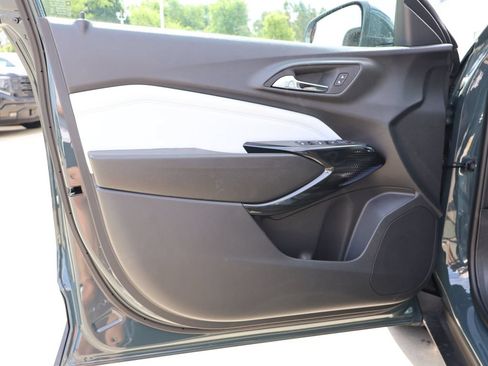 New 2026 Chevrolet Trax LT w/ LT Convenience Package FWD image 11