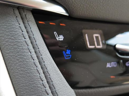 New 2026 Cadillac XT5 Premium Luxury w/ Driver Assist Package FWD image 17