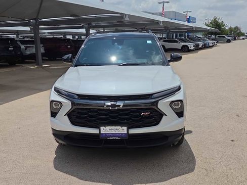 Used 2025 Chevrolet TrailBlazer RS w/ Convenience Package FWD image 3