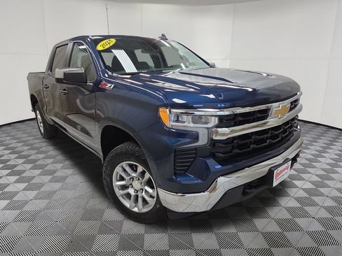 Used 2023 Chevrolet Silverado 1500 LT AWD/4WD image 3