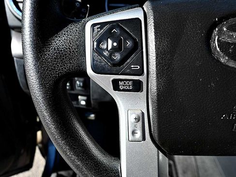 Used 2017 Toyota Tundra SR5 image 19