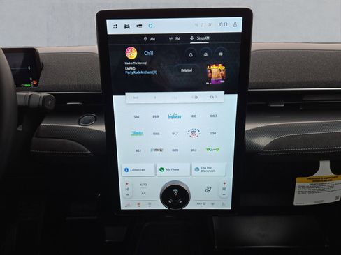 Certified 2025 Ford Mustang Mach-E GT image 17