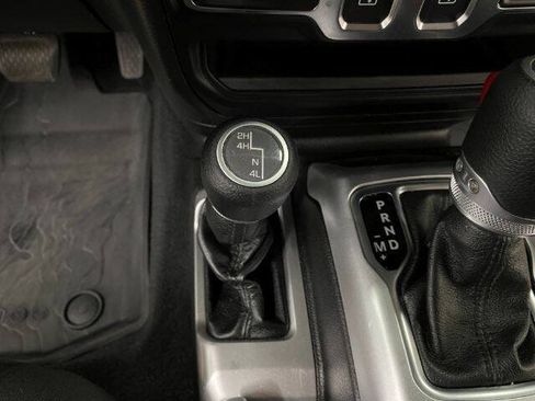 Used 2020 Jeep Wrangler Sport AWD/4WD image 28