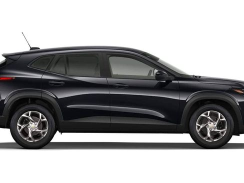 New 2026 Chevrolet Trax LS w/ LS Convenience Package FWD image 16