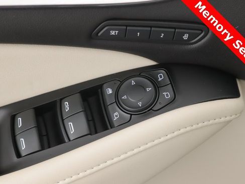 Used 2023 Buick Enclave Avenir image 20