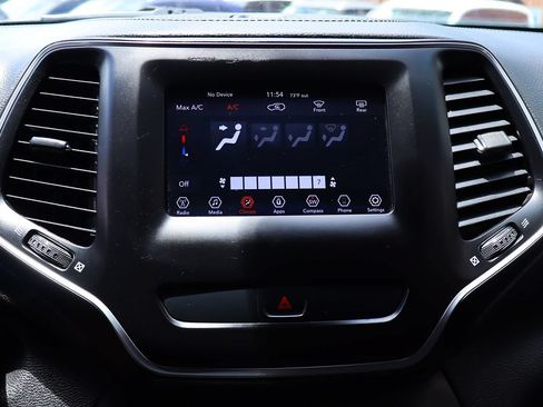 Used 2019 Jeep Cherokee Latitude w/ Popular Appearance Group FWD image 46