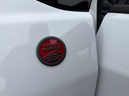 Used 2022 Jeep Compass Trailhawk w/ Trailhawk Convenience Group AWD/4WD image 36