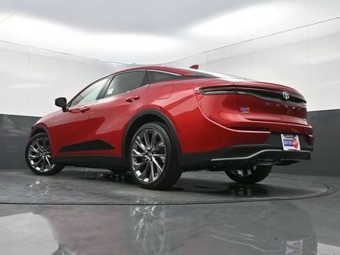 Used 2023 Toyota Crown Limited w/ Advanced Technology Package image 30