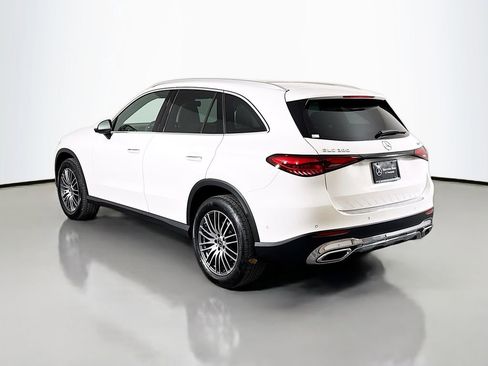 Used 2025 Mercedes-Benz GLC 300 4MATIC image 5