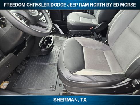 Used 2025 RAM ProMaster 2500 w/ Convenience Group FWD image 8