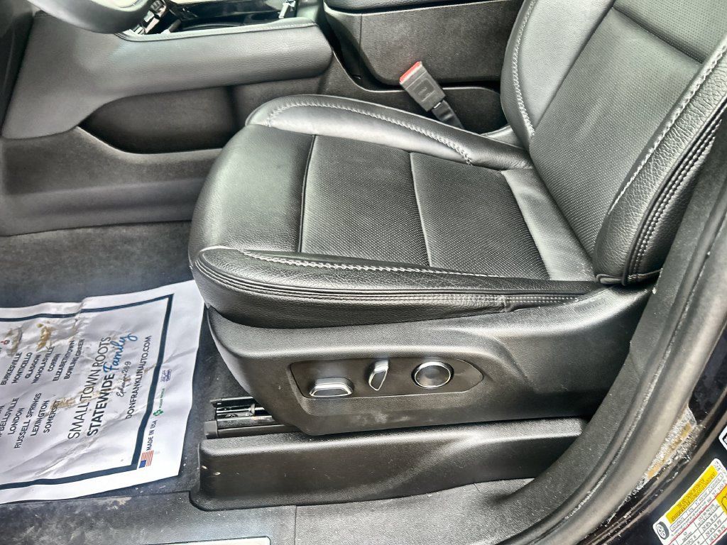 Used 2023 GMC Yukon Denali AWD/4WD image 18