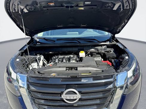 Used 2025 Nissan Pathfinder SV FWD image 17