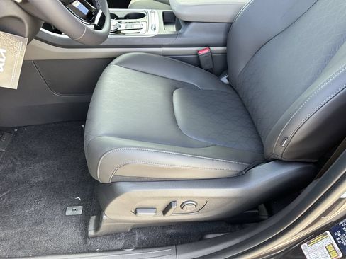 New 2026 Kia Carnival SX FWD image 18