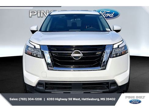 Used 2022 Nissan Pathfinder SV w/ SV Premium Package AWD/4WD image 3