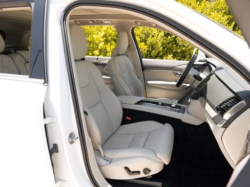 Used 2024 Volvo XC90 B6 Ultimate w/ Protection Package Premier AWD/4WD image 42