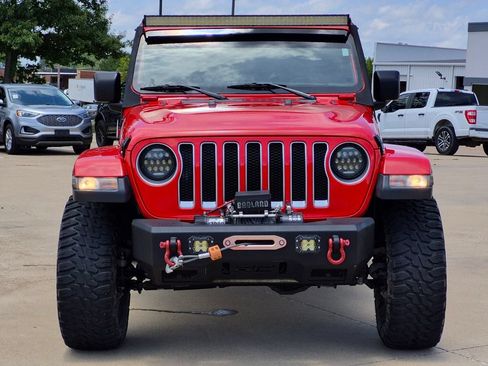 Used 2018 Jeep Wrangler Unlimited Sahara AWD/4WD image 2