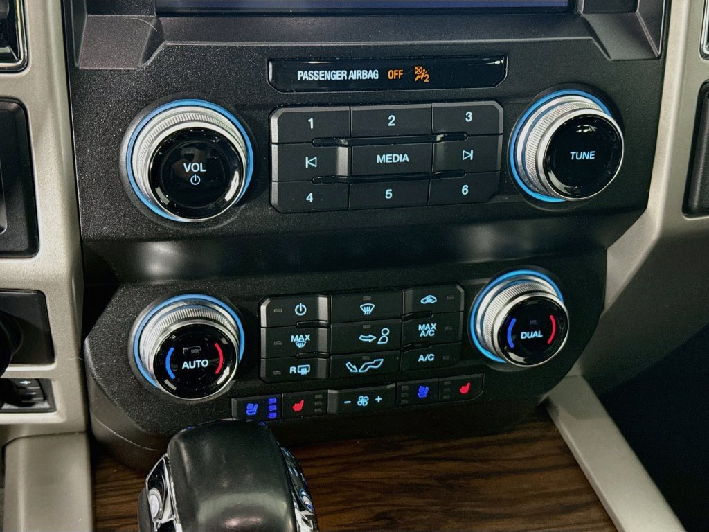 Used 2019 Ford F150 Lariat w/ Equipment Group 502A Luxury AWD/4WD image 14
