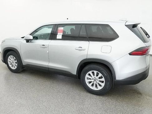 New 2026 Toyota Grand Highlander XLE image 4