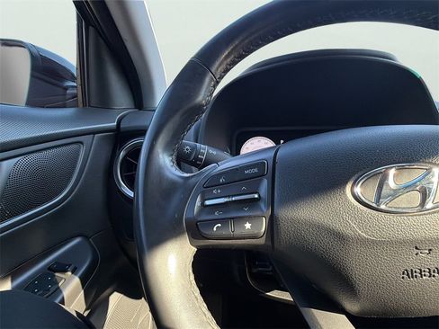 Used 2023 Hyundai Kona Limited image 25