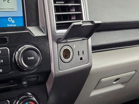 Used 2016 Ford F150 XLT w/ Equipment Group 302A Luxury image 32