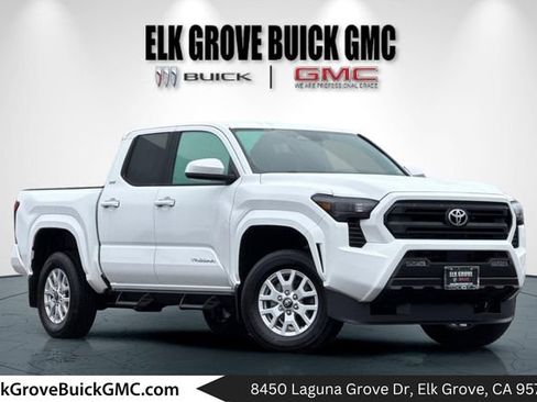 Used 2025 Toyota Tacoma SR5 image 1
