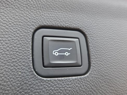Used 2019 Buick Enclave Essence image 20