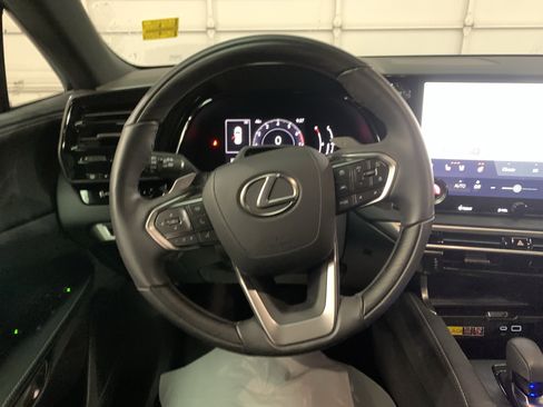 Used 2024 Lexus RX 350 Premium image 16