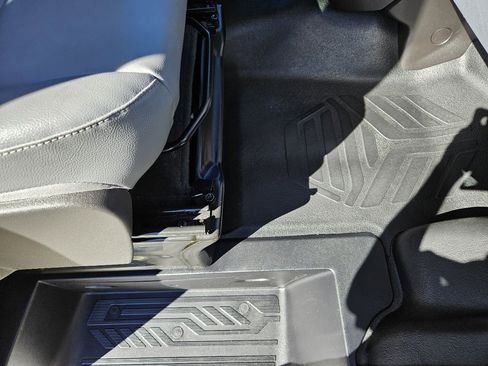 Used 2017 Ford Transit 350 XL image 30