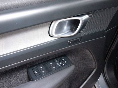 Certified 2023 Volvo XC40 B5 Plus w/ Protection Package Premier image 12