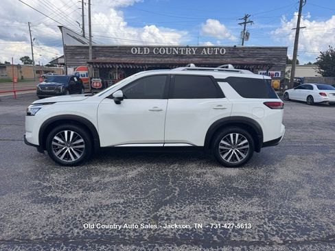 Used 2022 Nissan Pathfinder Platinum w/ Cargo Package AWD/4WD image 1