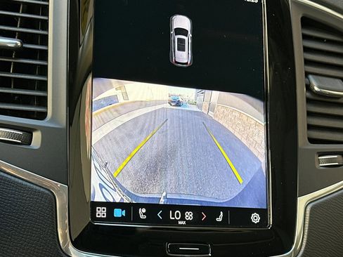 Certified 2025 Volvo XC90 B5 Core w/ Protection Package Premier image 23