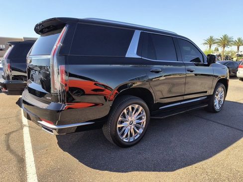 Certified 2024 Cadillac Escalade Premium Luxury image 5