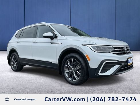 Used 2023 Volkswagen Tiguan SE w/ Panoramic Sunroof Package AWD/4WD image 1