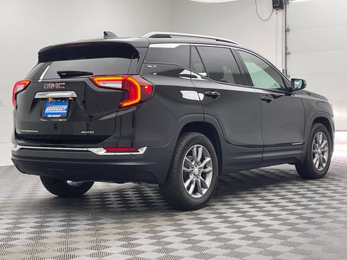 Used 2024 GMC Terrain SLT w/ Infotainment Package II AWD/4WD image 8