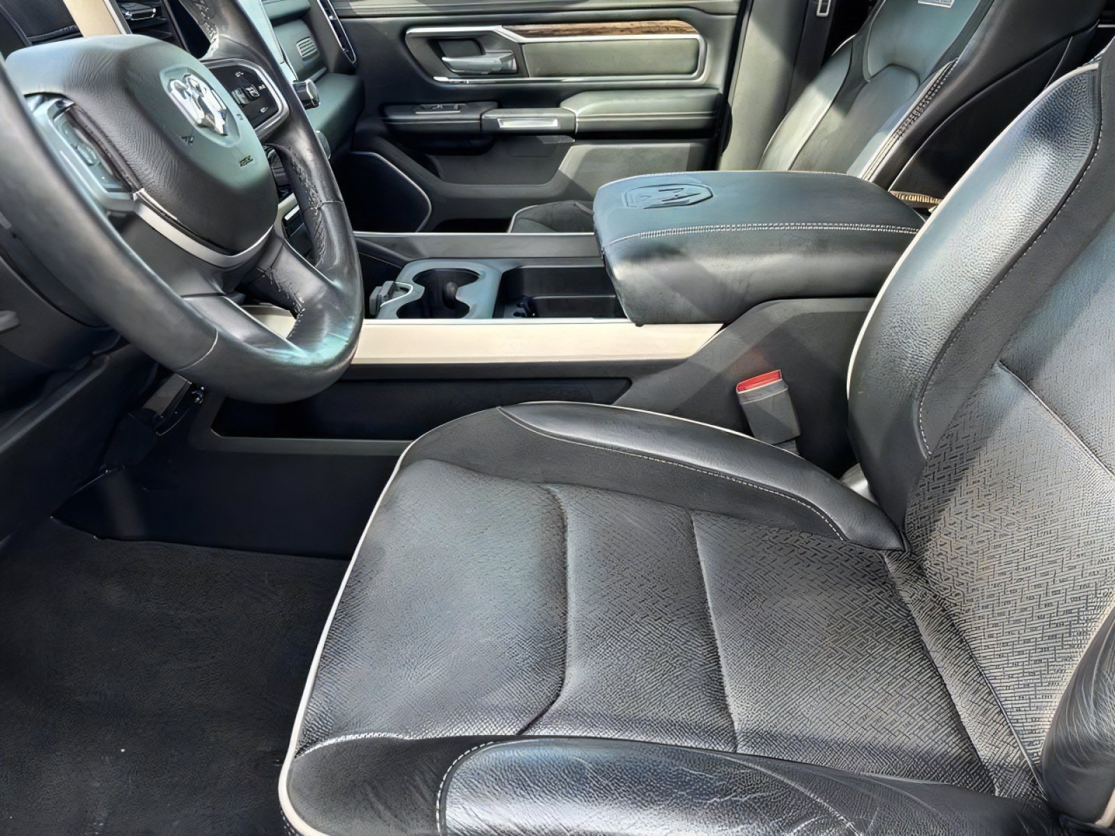 Used 2019 RAM 1500 Laramie AWD/4WD image 22