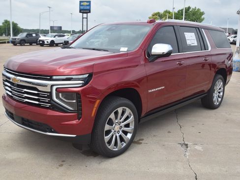 New 2025 Chevrolet Suburban Premier image 7