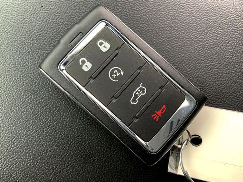 Certified 2025 Jeep Grand Cherokee Limited AWD/4WD image 14