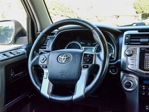 Used 2015 Toyota 4Runner Limited image 19
