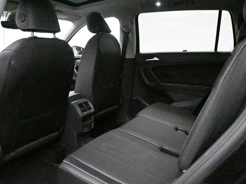 Used 2023 Volkswagen Tiguan SE w/ Panoramic Sunroof Package AWD/4WD image 10