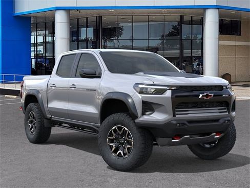 New 2026 Chevrolet Colorado ZR2 w/ Technology Package AWD/4WD image 7
