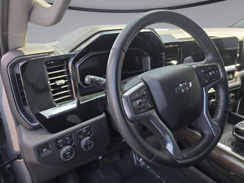 Used 2023 Chevrolet Silverado 1500 RST w/ Z71 Off-Road Package AWD/4WD image 24