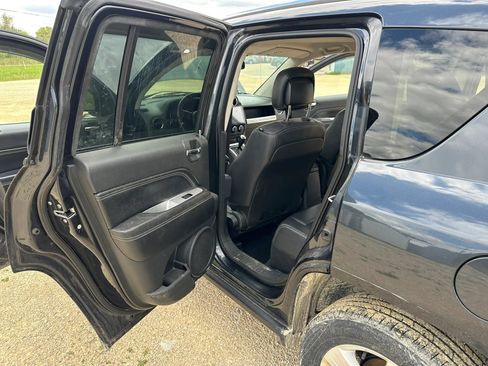 Used 2014 Jeep Compass Latitude w/ Trailer Tow Prep Group AWD/4WD image 10