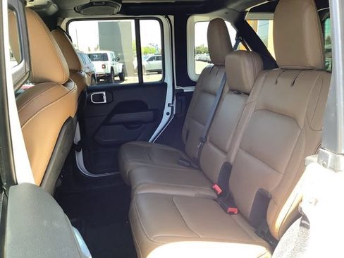 Used 2021 Jeep Wrangler Unlimited Rubicon AWD/4WD image 25