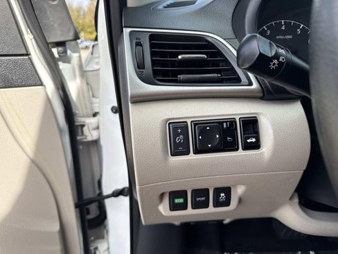 Used 2015 Nissan Sentra S image 29