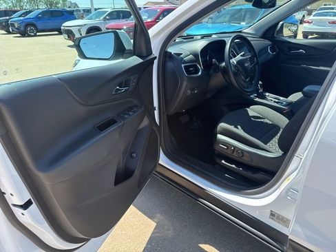 Used 2024 Chevrolet Equinox LT AWD/4WD image 9