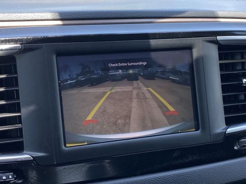 Used 2023 Chrysler Voyager LX FWD image 30