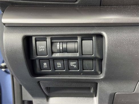 Used 2023 Subaru Crosstrek 2.5i Limited w/ Moonroof Package image 19