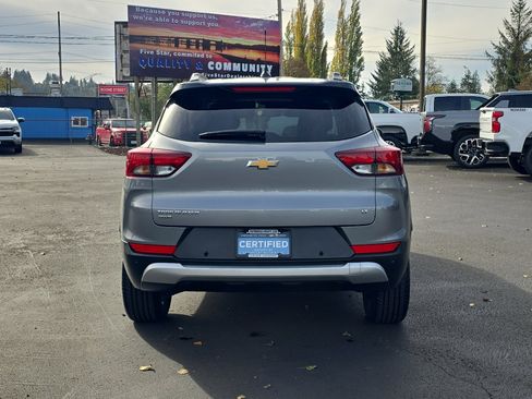 Certified 2025 Chevrolet TrailBlazer LT w/ Driver Confidence Package image 8